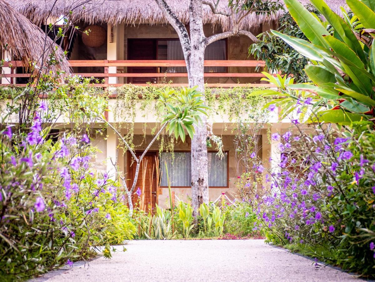 Mango Hotel